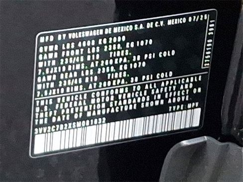 New 2025 Volkswagen Taos SE image 23