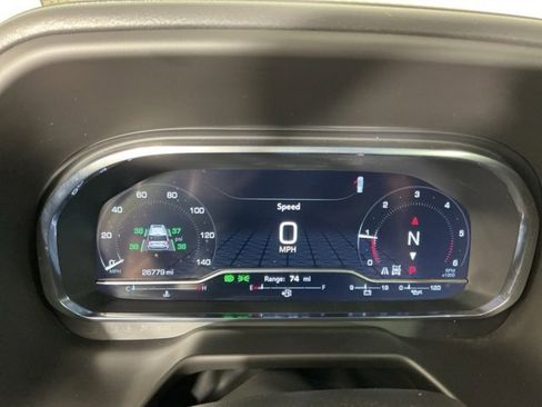 Used 2024 GMC Yukon XL SLT image 17