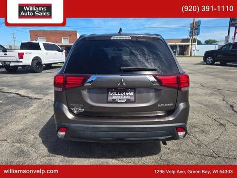 Used 2018 Mitsubishi Outlander LE AWD/4WD image 5