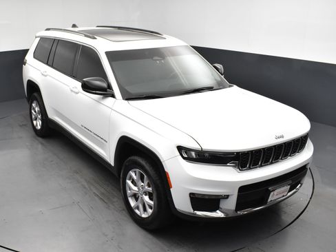 Used 2022 Jeep Grand Cherokee L Limited AWD/4WD image 5