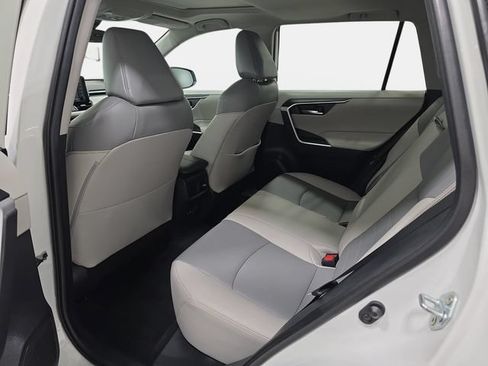 Certified 2021 Toyota RAV4 XLE Premium AWD/4WD image 10