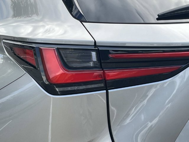 Used 2024 Lexus NX 250 FWD w/ Cold Area Package image 10