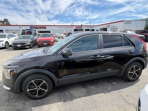 Certified 2023 Kia Niro LX image 8