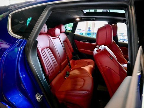 Used 2020 Maserati Levante image 24