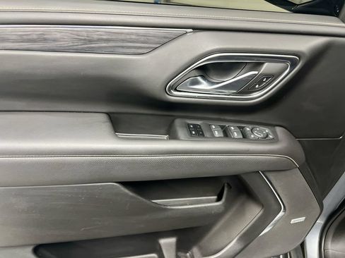 Used 2022 GMC Yukon XL SLT w/ SLT Premium Package AWD/4WD image 22