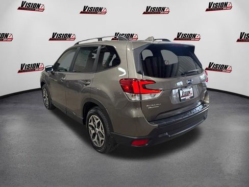 Used 2021 Subaru Forester Premium image 7