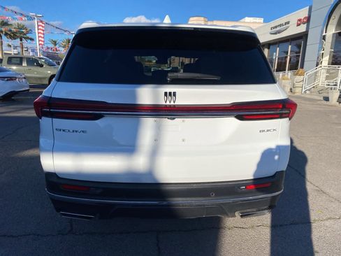 Used 2025 Buick Enclave Preferred image 7