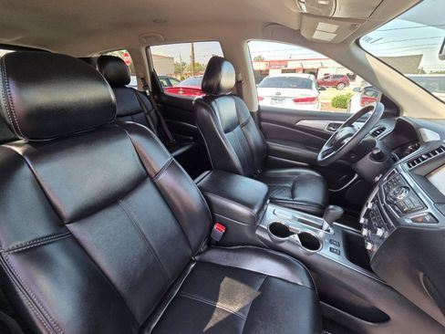 Used 2019 Nissan Pathfinder SL FWD image 19