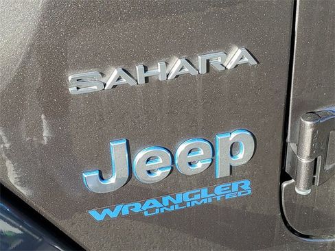 Used 2022 Jeep Wrangler Unlimited Sahara w/ Cold Weather Group image 30