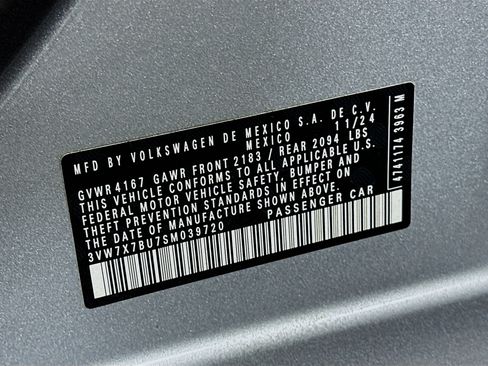 Used 2025 Volkswagen Jetta SE image 12