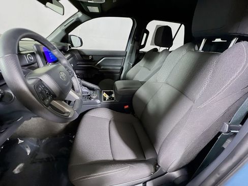 Certified 2025 Toyota 4Runner SR5 AWD/4WD image 19