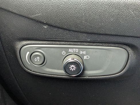 Used 2018 Chevrolet Equinox LT w/ LPO, Cargo Package image 30