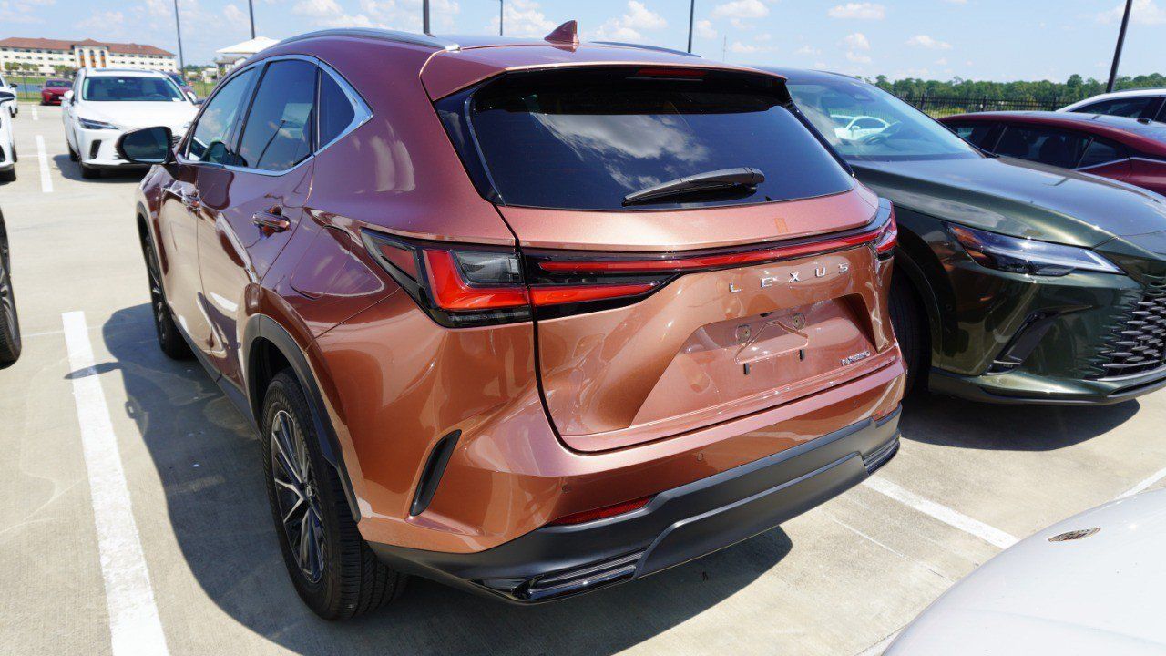 Used 2025 Lexus NX 250 FWD w/ Accessory Package (Z1) image 6