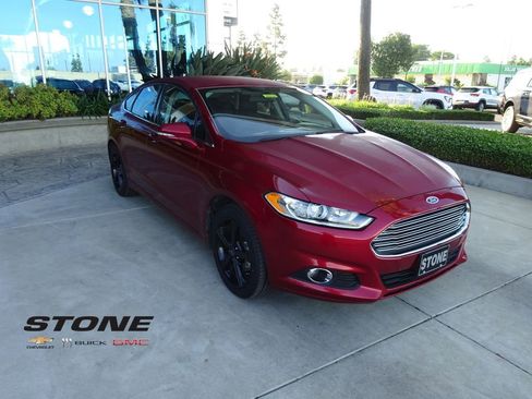 Used 2016 Ford Fusion SE image 1