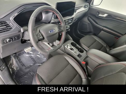 Used 2023 Ford Escape ST-Line w/ Tech Pack #1 AWD/4WD image 12