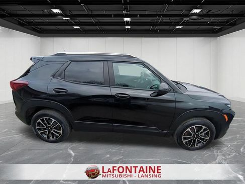 Used 2025 Chevrolet TrailBlazer LT FWD image 9