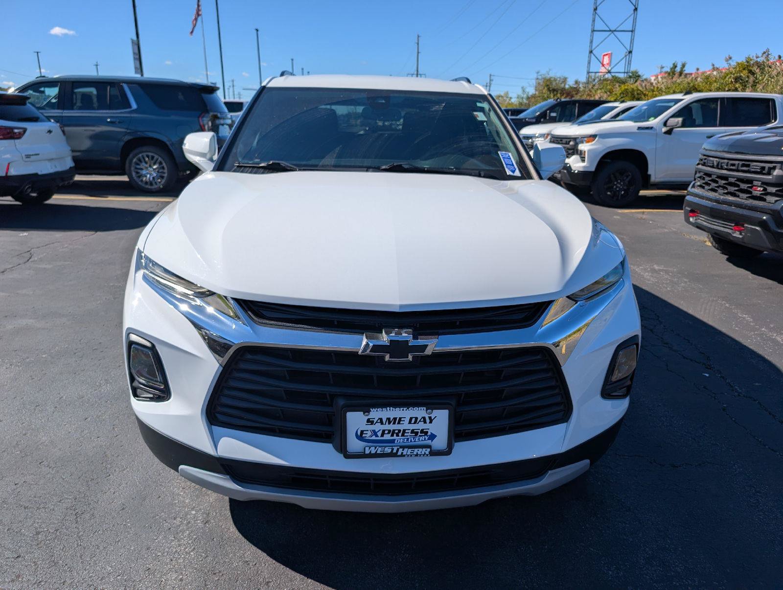 Used 2021 Chevrolet Blazer LT AWD/4WD image 2