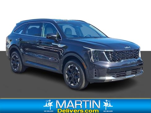 Certified 2025 Kia Sorento S AWD/4WD image 1