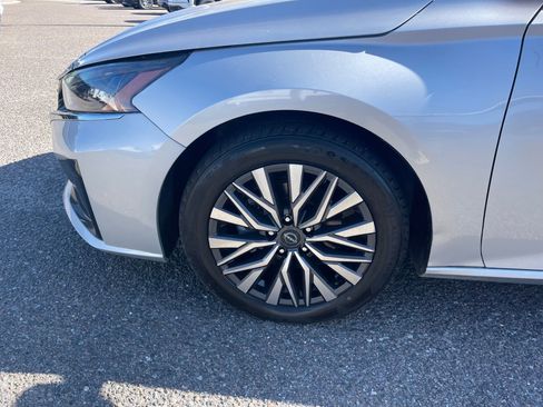 Used 2023 Nissan Altima 2.5 SV image 11