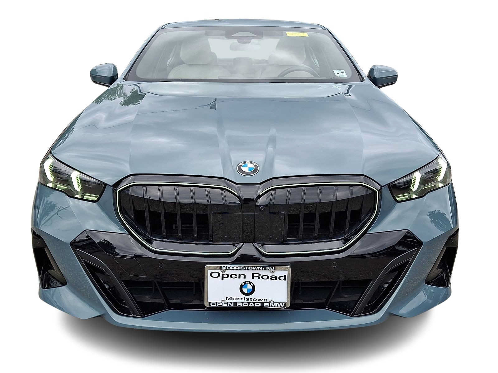 Used 2026 BMW 530i xDrive w/ M Sport Package AWD/4WD image 2