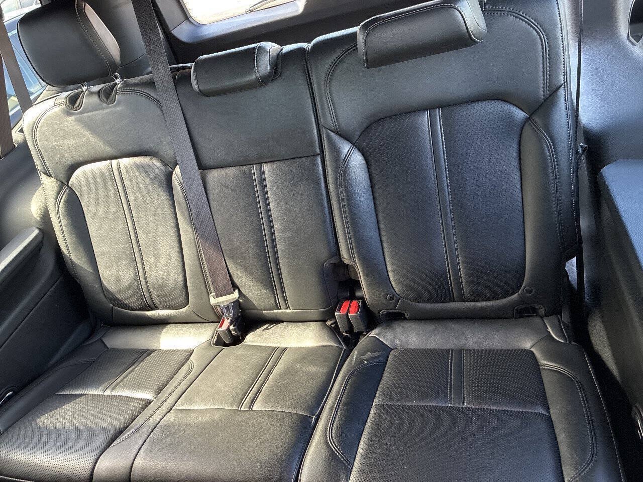 Used 2023 Jeep Wagoneer L Series II AWD/4WD image 23