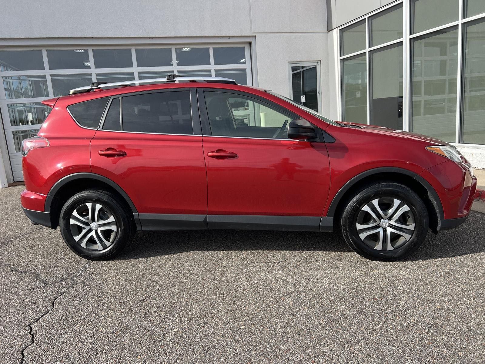 Used 2016 Toyota RAV4 LE AWD/4WD image 27
