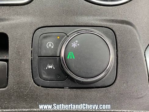 Used 2023 Chevrolet Traverse LT FWD image 34