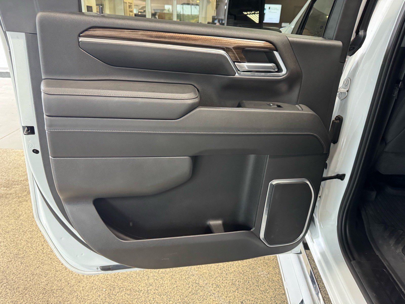 Used 2024 Chevrolet Silverado 2500 LT AWD/4WD image 10