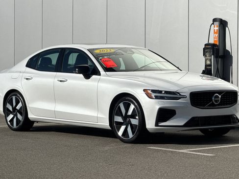 Used 2023 Volvo S60 T8 Plus w/ Climate Package image 7