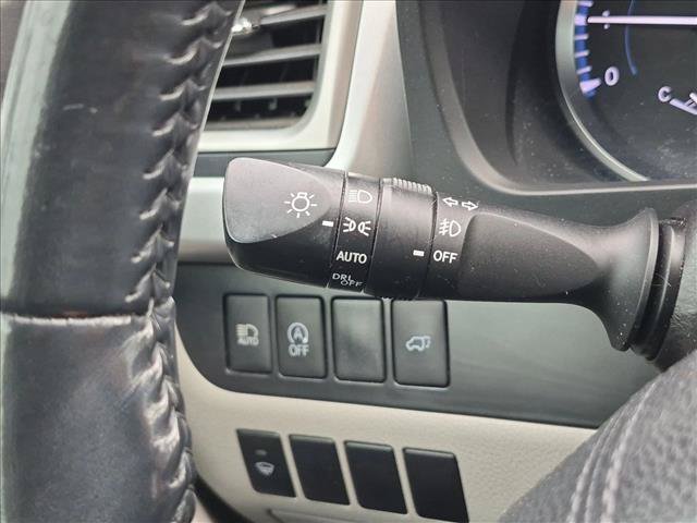 Used 2017 Toyota Highlander Plus w/ Carpet Mat Package FWD image 10