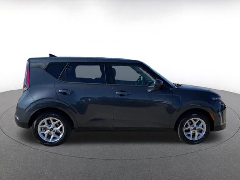Used 2025 Kia Soul LX w/ LX Technology Package FWD image 15