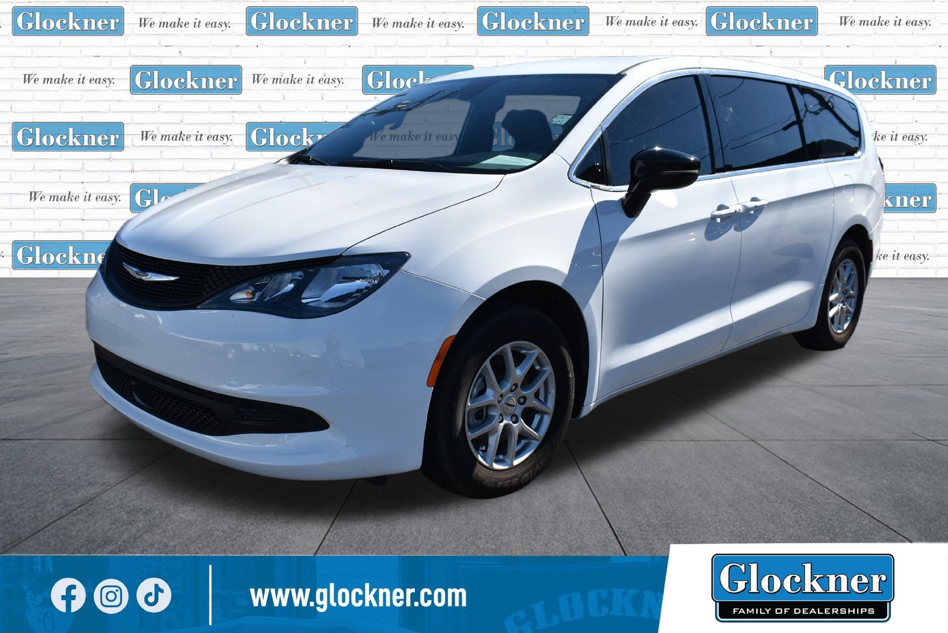 Used 2025 Chrysler Voyager LX FWD image 9