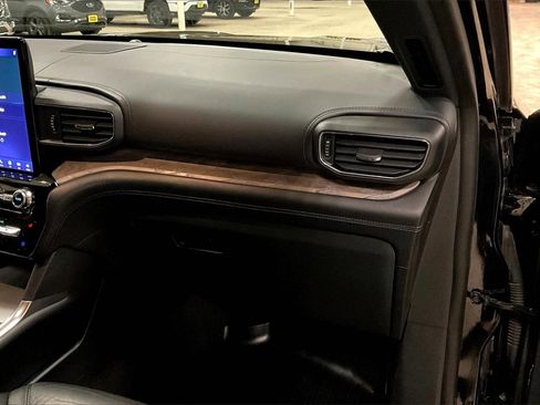 Certified 2022 Ford Explorer Platinum w/ Equipment Group 601A image 15