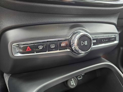 Certified 2024 Volvo XC40 B5 Plus w/ Protection Package Premier image 31