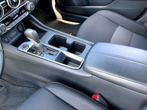 Used 2025 Nissan Sentra SV w/ All-Weather Package FWD image 14