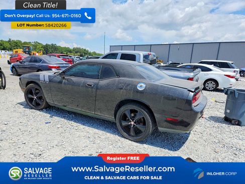 Used 2010 Dodge Challenger R/T RWD image 3