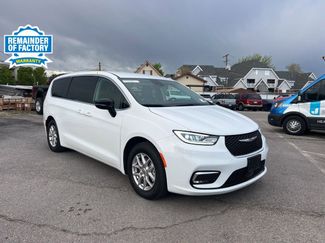 Used 2024 Chrysler Pacifica Touring-L video 1