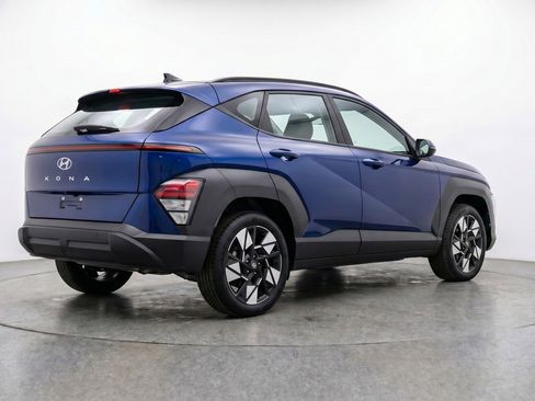Used 2025 Hyundai Kona SEL FWD image 9