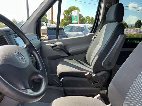 Used 2013 Mercedes-Benz Sprinter 2500 image 10