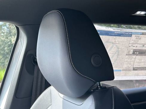 New 2026 Volkswagen Tiguan SE R-Line FWD image 11