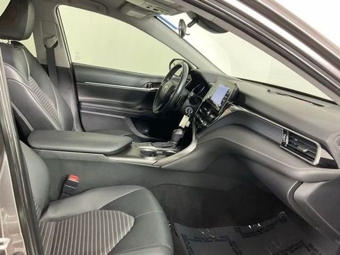 Used 2022 Toyota Camry SE FWD image 15