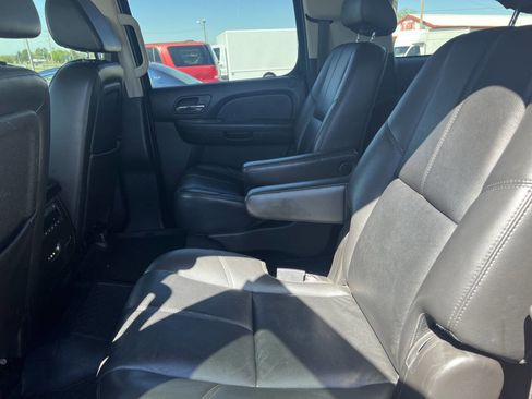 Used 2008 Chevrolet Suburban LT w/ LT Preferred Equipment Group image 7