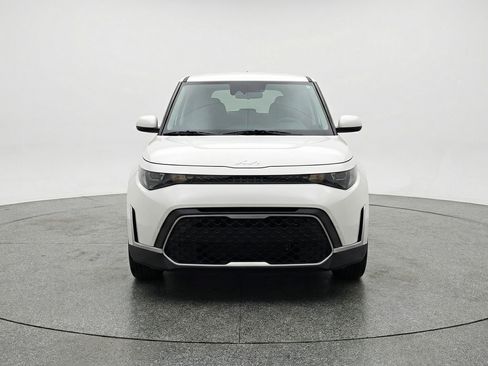 Used 2025 Kia Soul LX w/ LX Technology Package FWD image 2