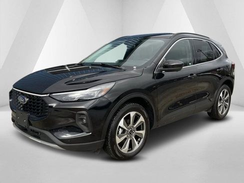 Used 2024 Ford Escape Platinum image 3