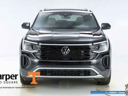 Used 2025 Volkswagen Atlas Cross Sport SE w/ Panoramic Sunroof Package image 55