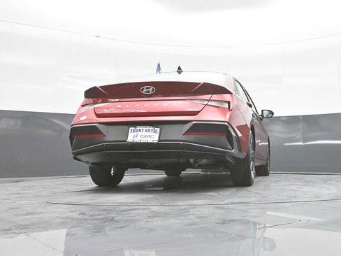 Used 2025 Hyundai Elantra Limited FWD image 42