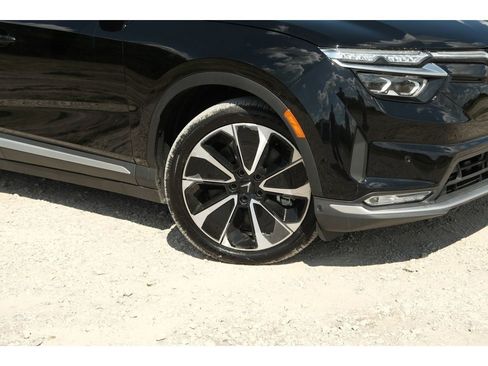 Used 2023 VinFast VF 8 Plus AWD/4WD image 9
