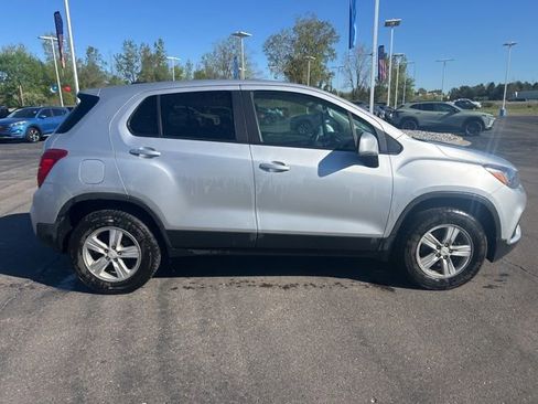 Used 2020 Chevrolet Trax LS w/ Tint and Cruise Package AWD/4WD image 4
