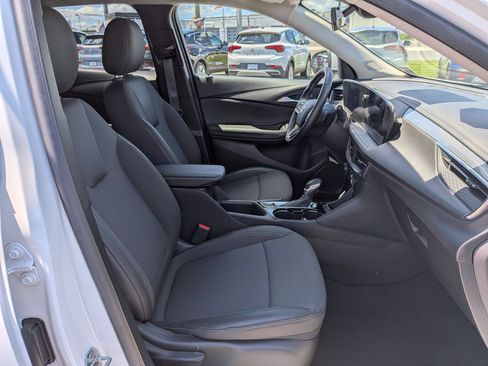 Certified 2024 Buick Encore GX Preferred FWD image 25