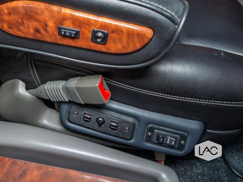 Used 2019 Chevrolet Express 2500 Extended w/ Enhanced Convenience Package image 30